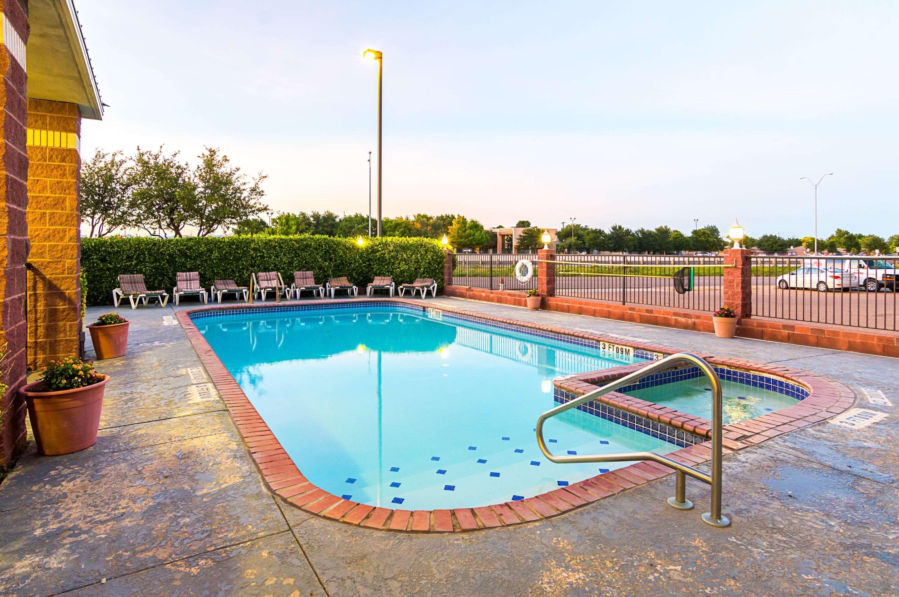 Quality Suites Лаббок Экстерьер фото